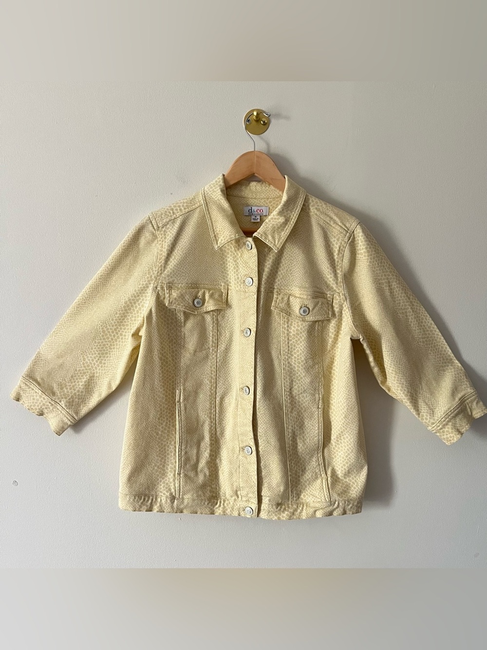 D&Co Women's Yellow & White Snakeskin Reptile Print Jean Style Jacket Medium